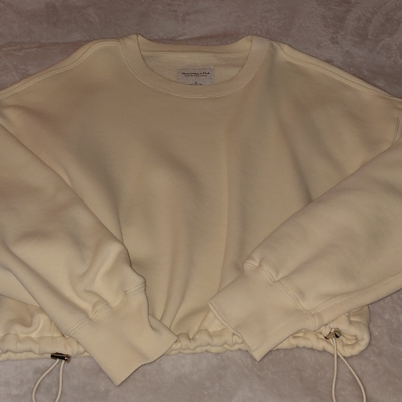 Abercrombie & Fitch Cream Women's Sweatshirt Size Small - Picture 2 of 3